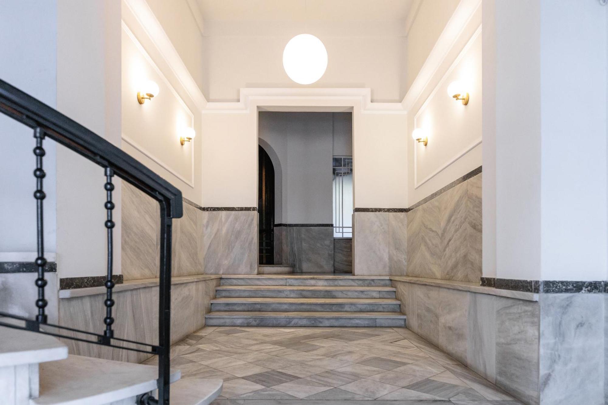 Couple-In Magical Suite With Jacuzzi Thessaloniki Exterior photo