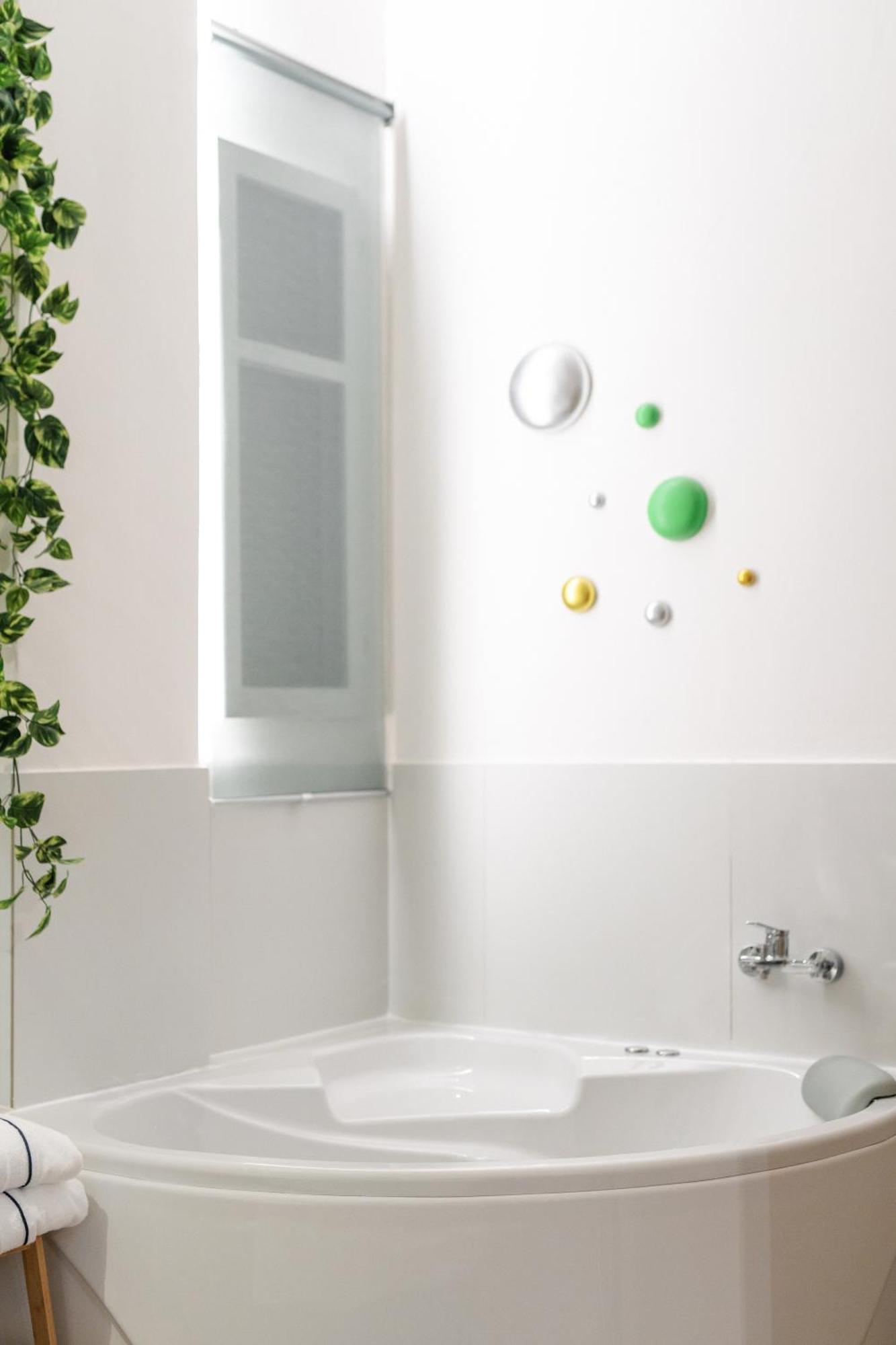 Couple-In Magical Suite With Jacuzzi Thessaloniki Exterior photo