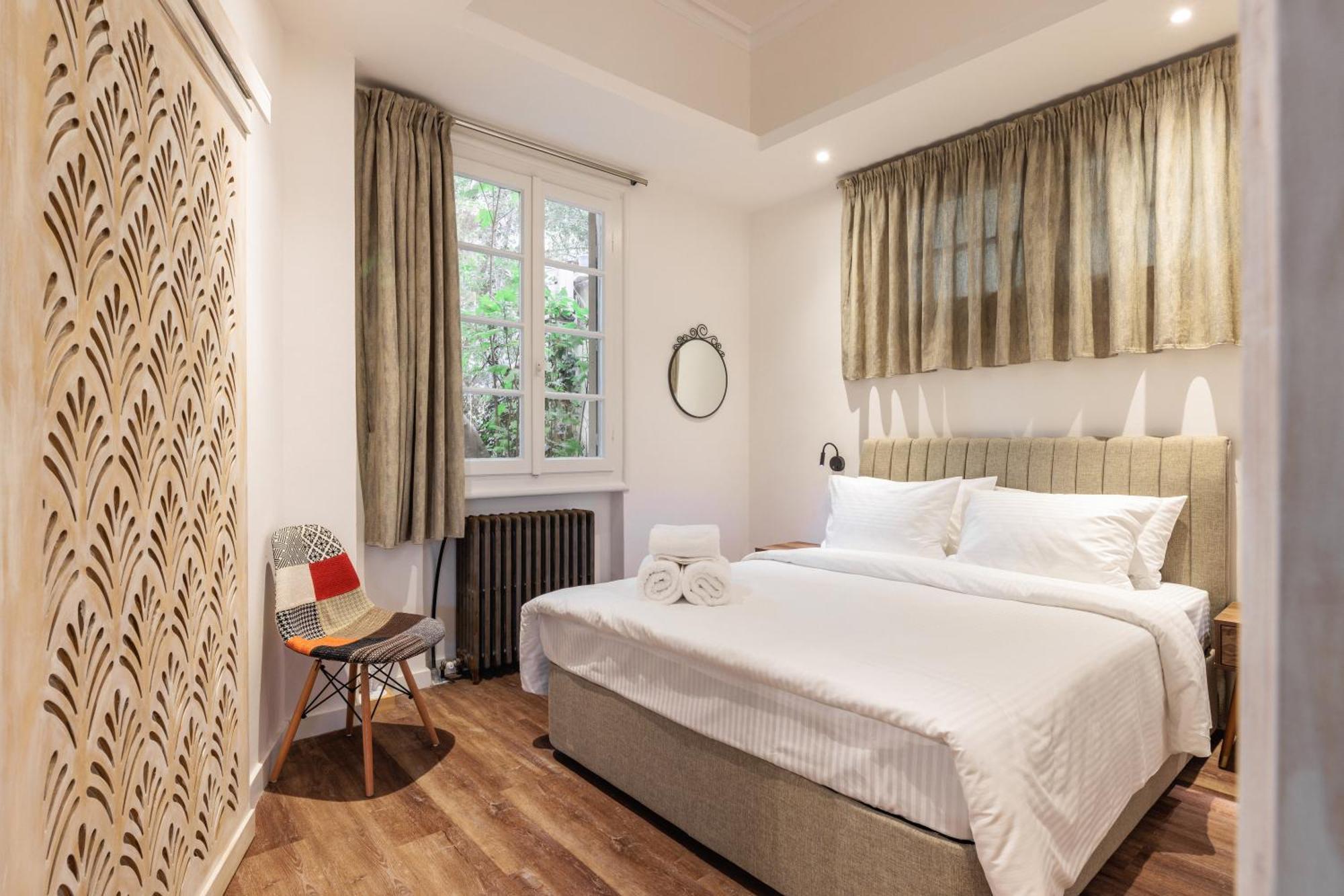 Couple-In Magical Suite With Jacuzzi Thessaloniki Exterior photo